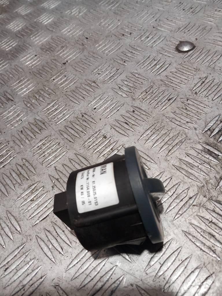 MAN TGM  81255250193 Ohjaamot ja sisustat