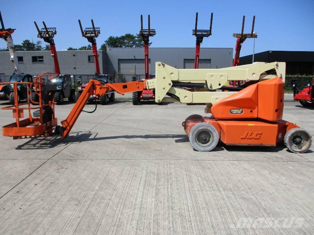 JLG E400 AJPN (146) Pienikokoiset itseliikkuvat puominostimet