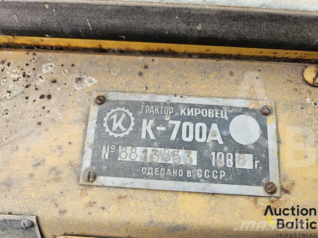  Kirovec K-700A Traktorit