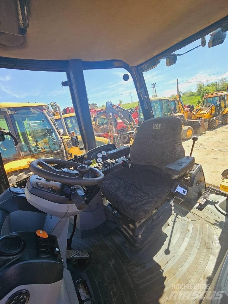 CAT 428 E Kaivurikuormaajat