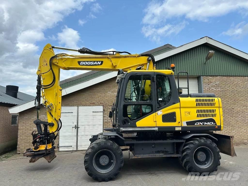 Doosan DX140W-5 Pyöräkaivukoneet