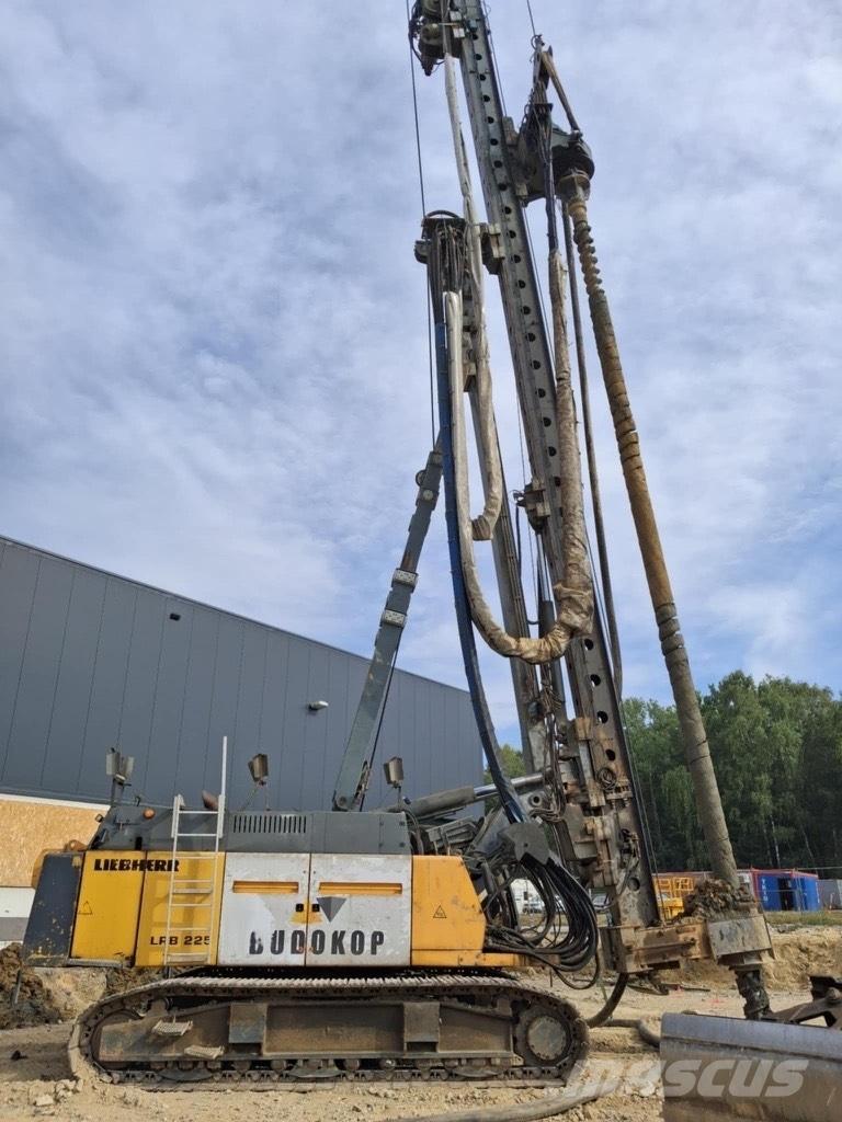 Liebherr LRB255 Paalutuskoneet