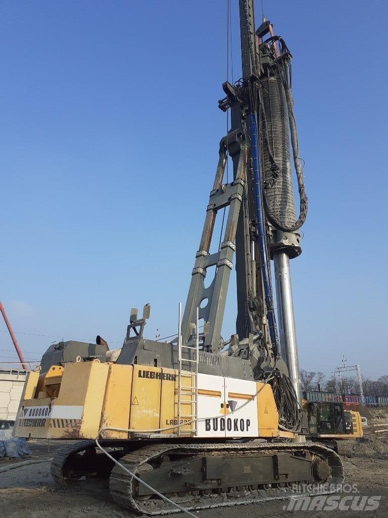 Liebherr LRB255 Paalutuskoneet