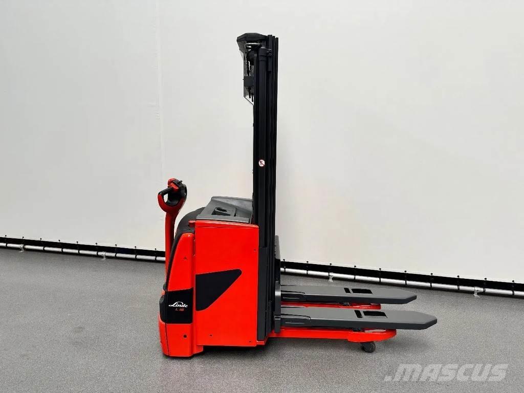 Linde L 16 l Käyden ajettavat pinoamistrukit