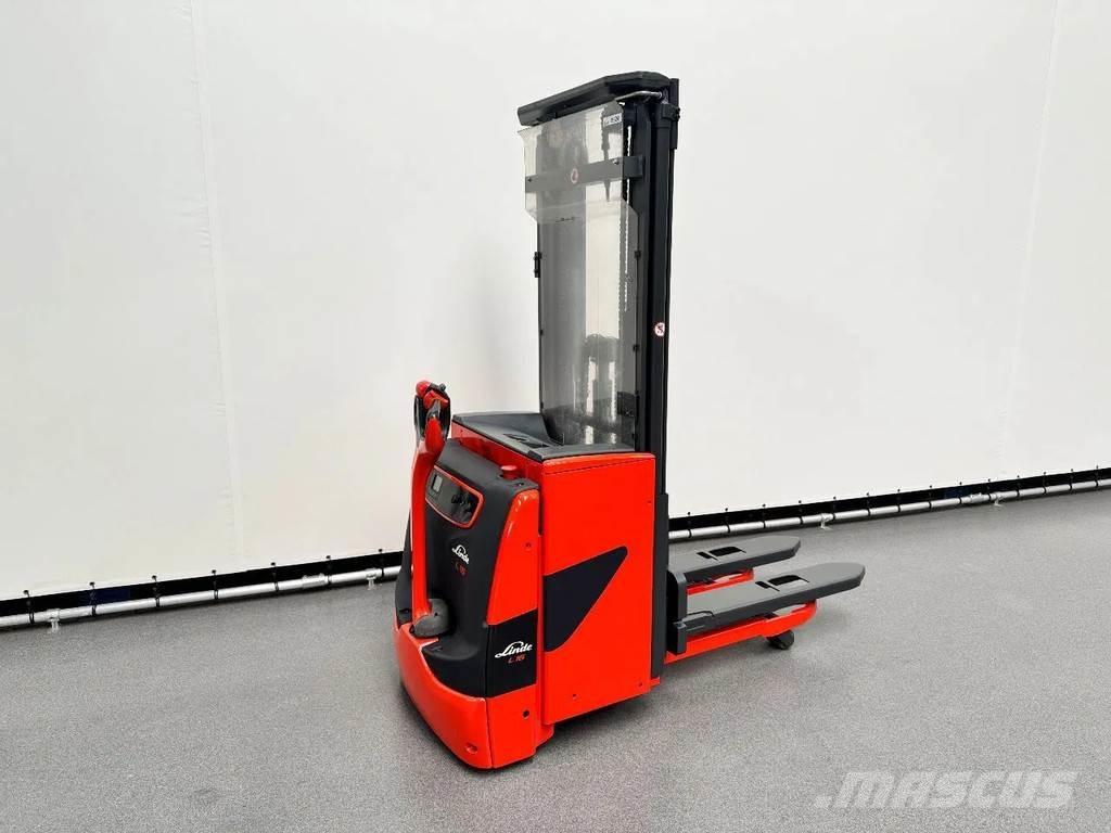 Linde L 16 l Käyden ajettavat pinoamistrukit