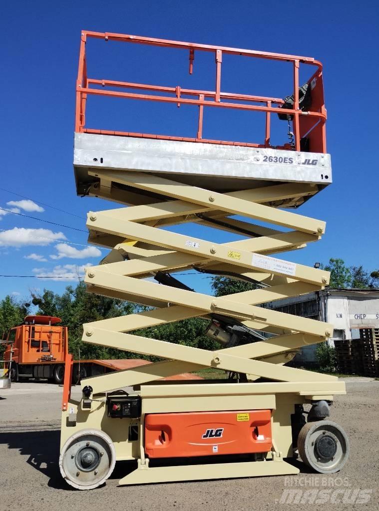 JLG 2630 ES Saksilavat