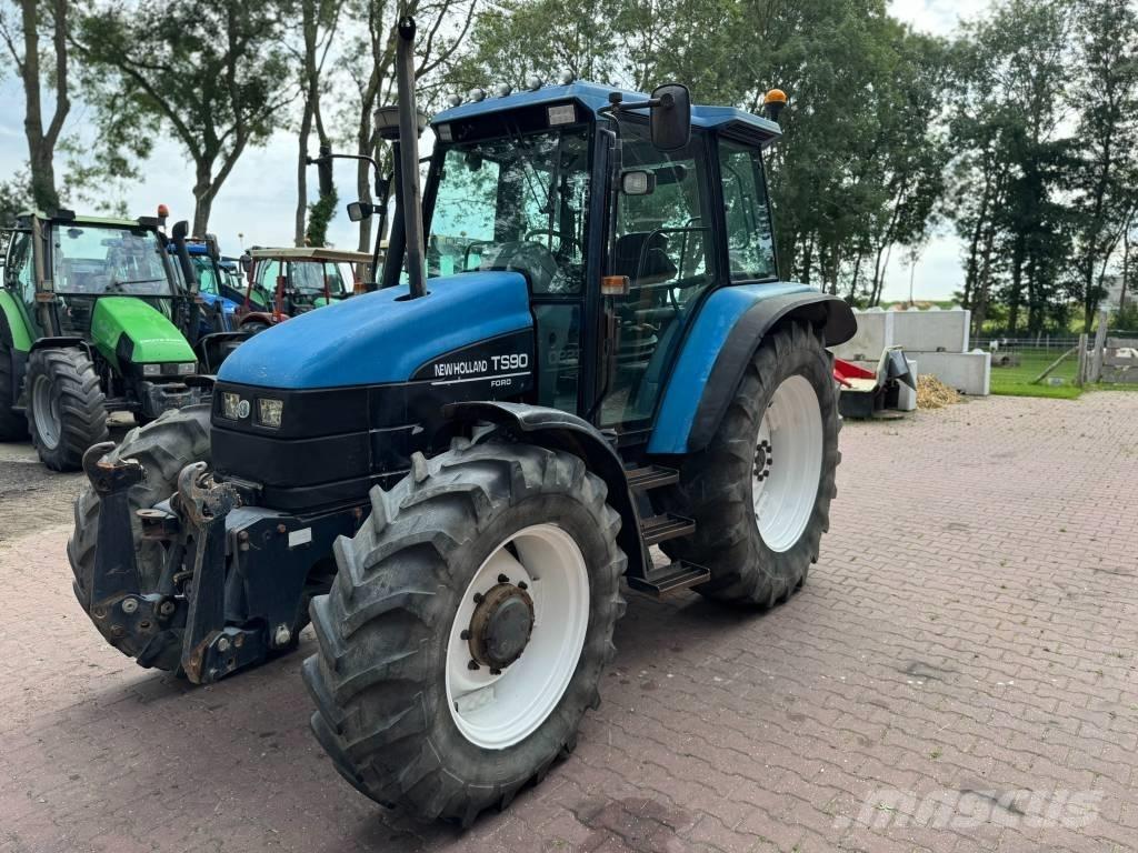 New Holland TS90 Traktorit