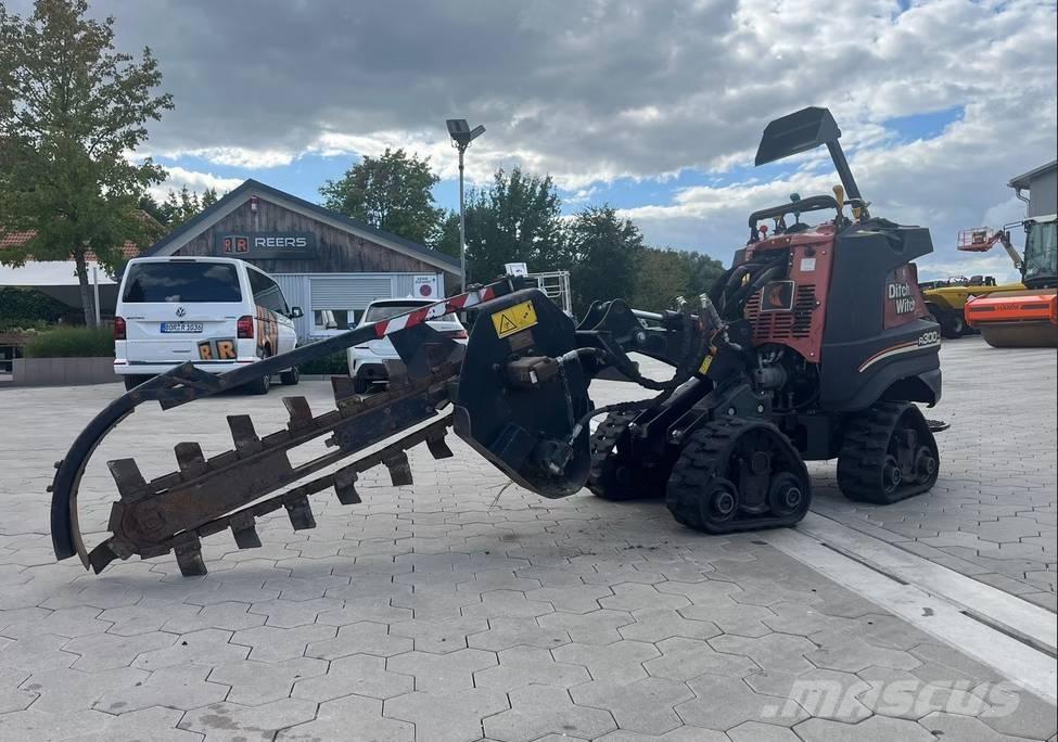 Ditch Witch R300 Teladumpperit