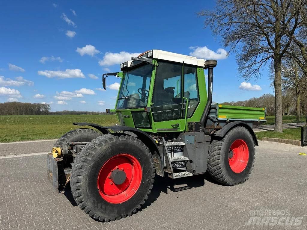 Fendt Xylon 520 Traktorit