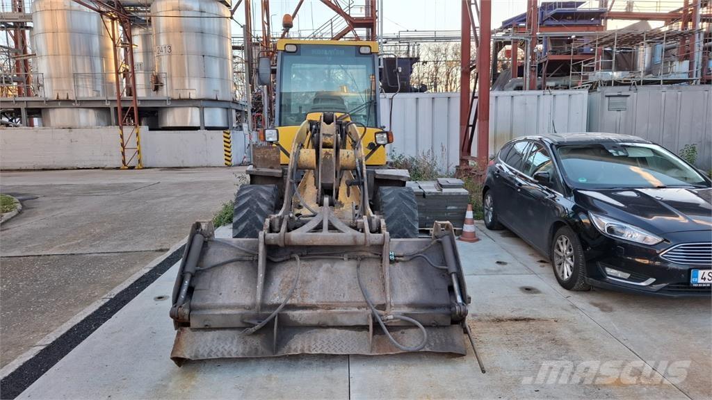 Komatsu WA 85-3 Muut koneet