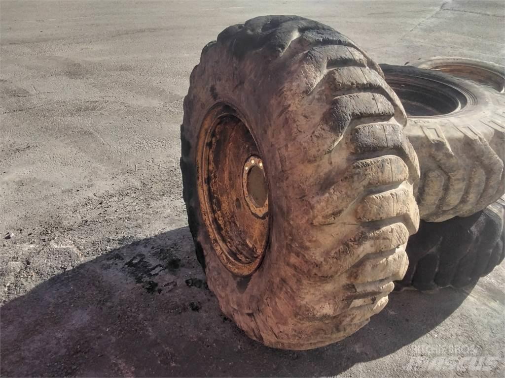Nokian Els 17,5x25 Renkaat ja vanteet
