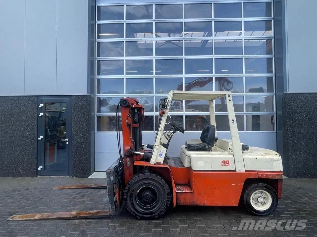 Nissan 40 Muut haarukkatrukit