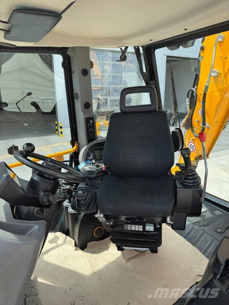 JCB 4 CX Pro Kaivurikuormaajat