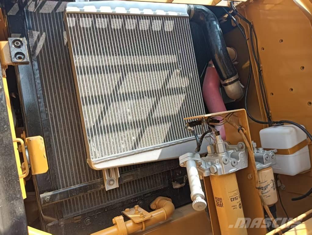 CAT 330 D Telakaivukoneet