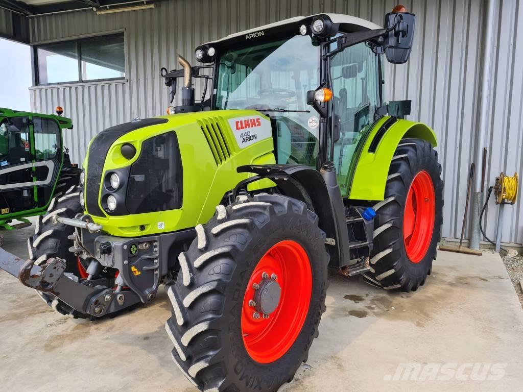 CLAAS Arion 440 CIS Traktorit
