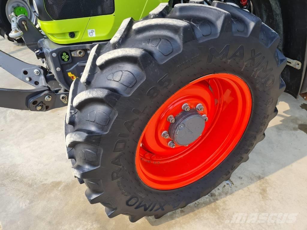 CLAAS Arion 440 CIS Traktorit