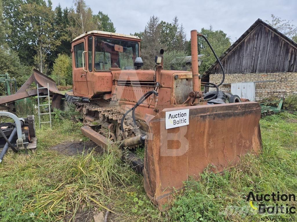  Onbekend DT-75 Telaketjupuskutraktorit