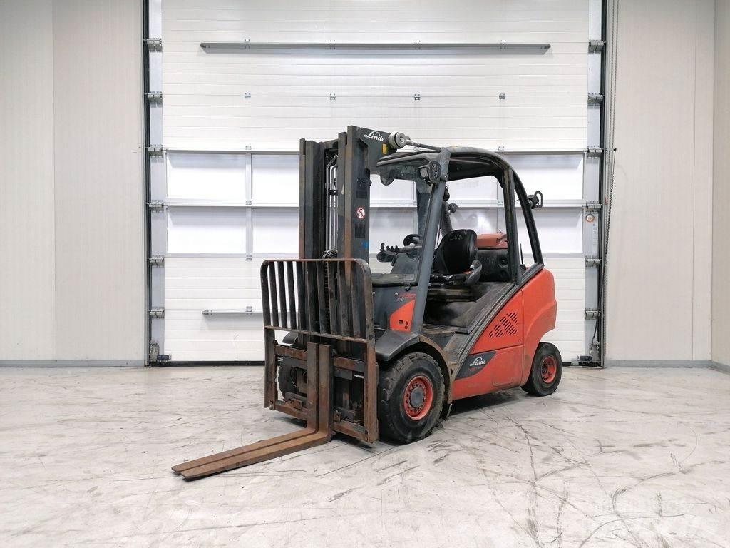 Linde H30T-02 Nestekaasutrukit