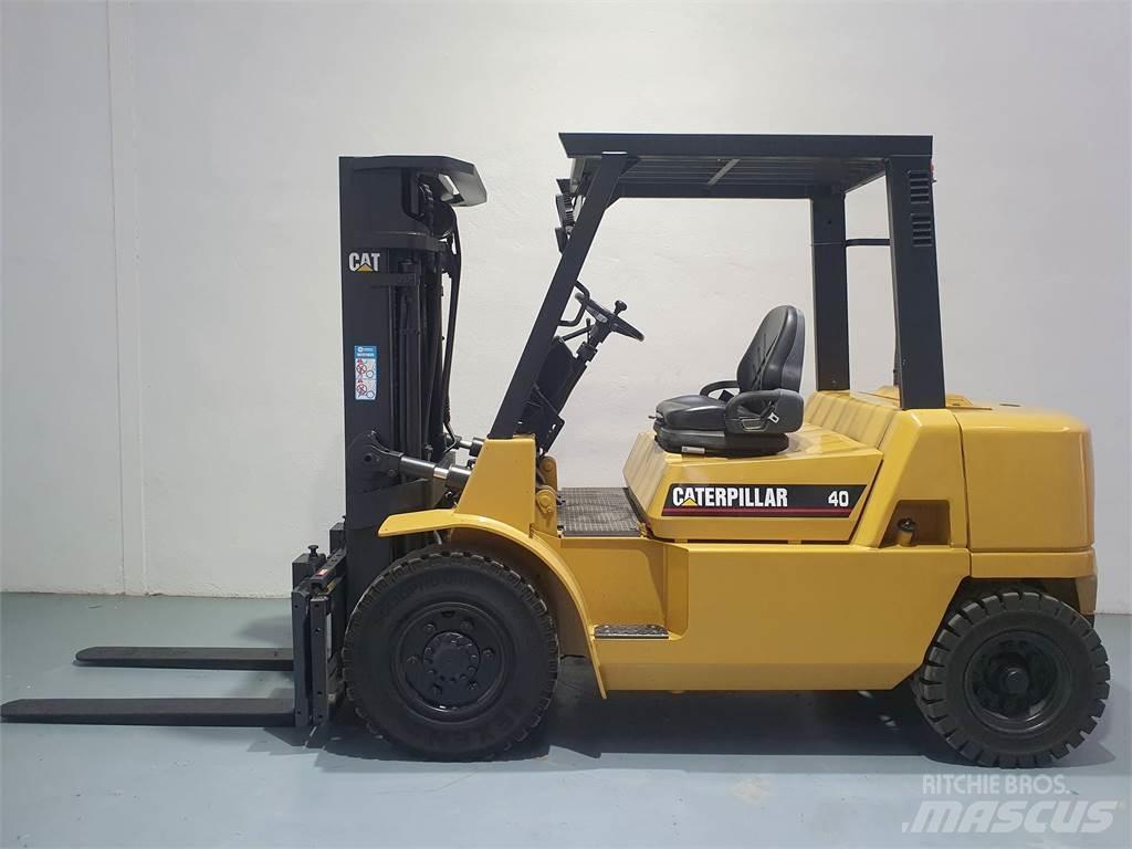 CAT DP40K MC Dieseltrukit