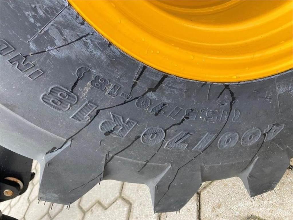 JCB 407 Pyöräkuormaajat