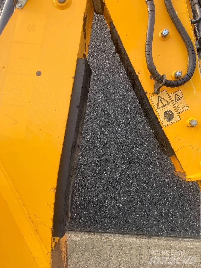JCB 4 CX Kaivurikuormaajat