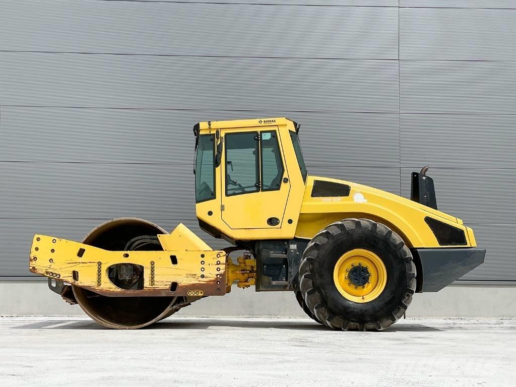 Bomag BW 216 DH-4i Yksivalssijyrät