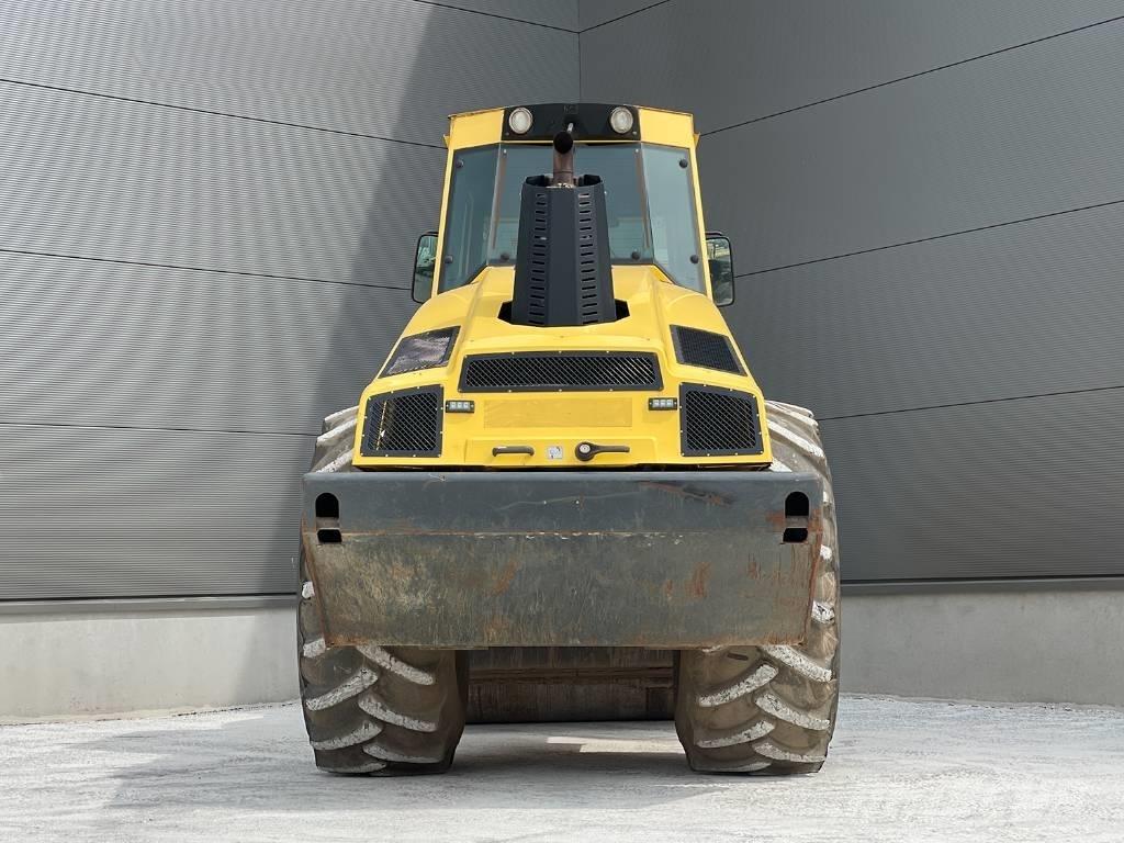 Bomag BW 216 DH-4i Yksivalssijyrät