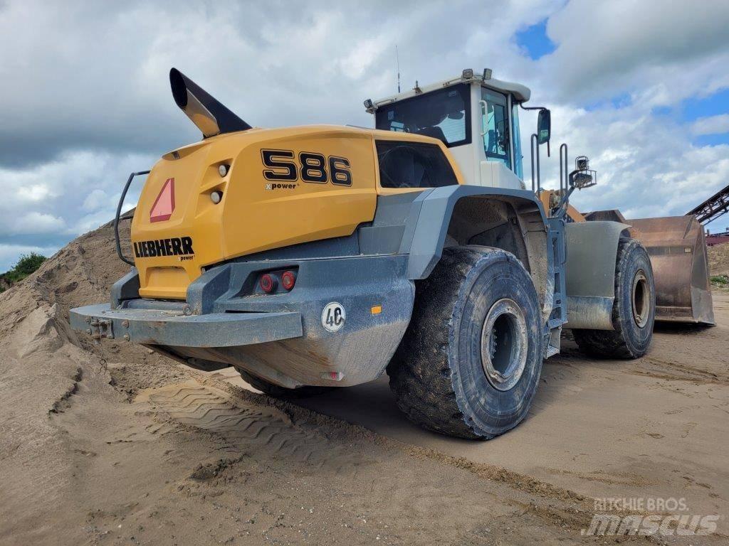 Liebherr L 586 Pyöräkuormaajat