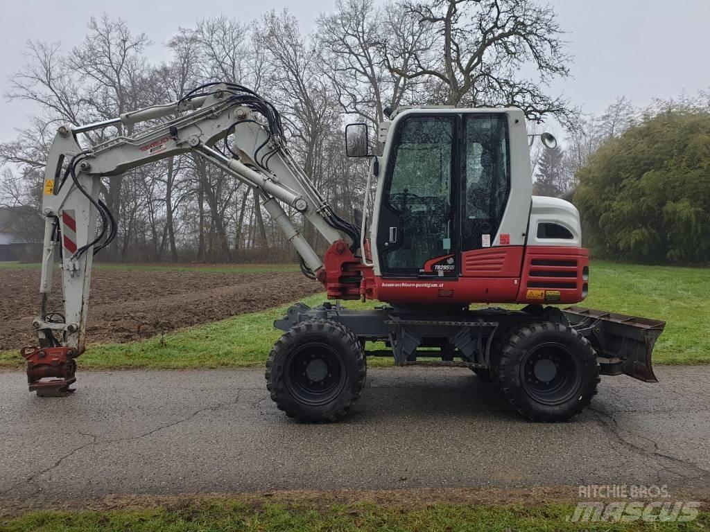 Takeuchi TB 295 W Pyöräkaivukoneet