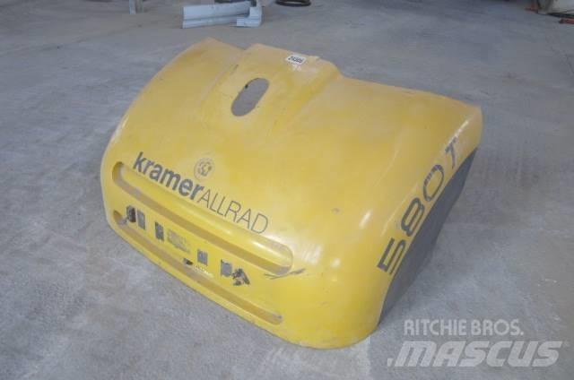 Kramer 580T Ohjaamo ja sisusta