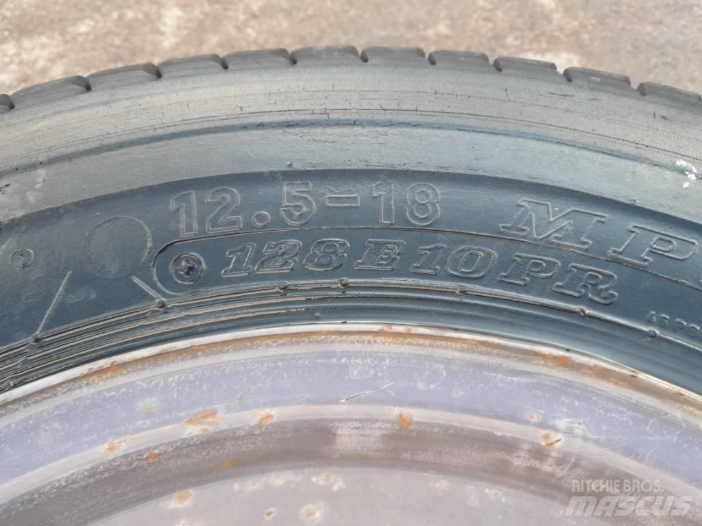 Dunlop 12,5-18 Hjul Renkaat ja vanteet