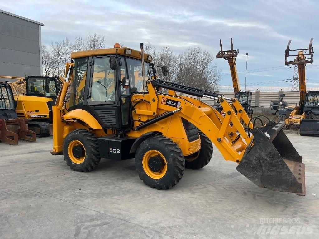 JCB 2 CX Kaivurikuormaajat