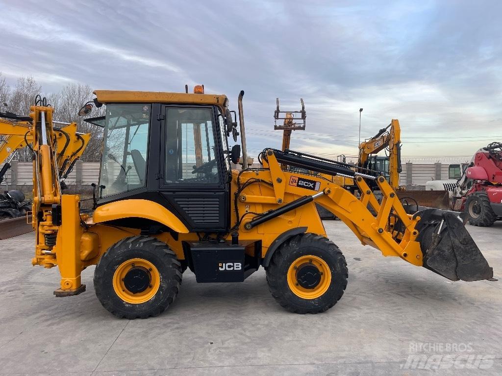JCB 2 CX Kaivurikuormaajat