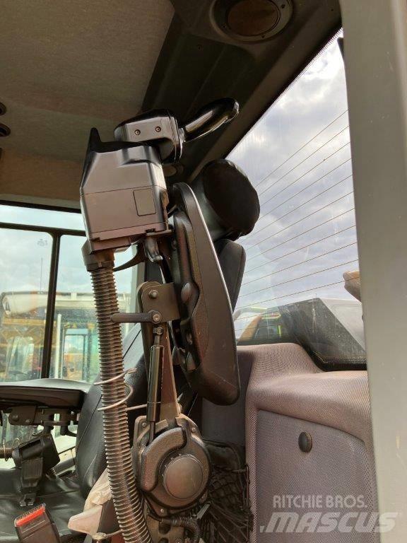 Liebherr L 566 Pyöräkuormaajat
