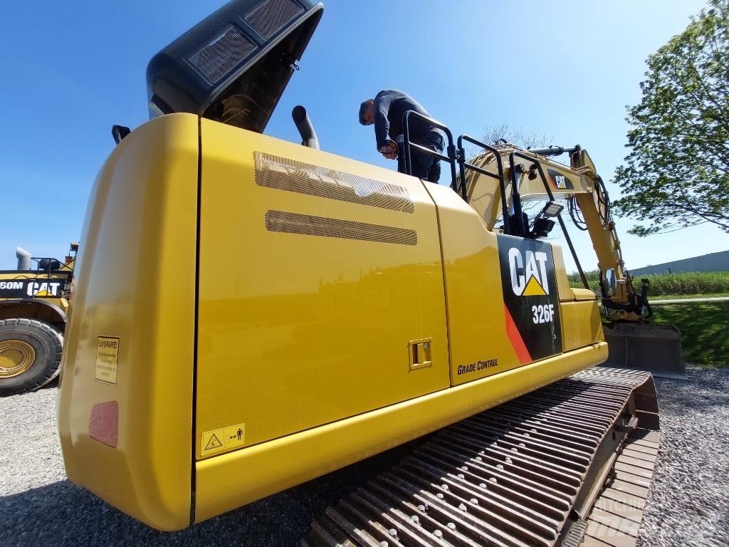 CAT 326 F L Telakaivukoneet