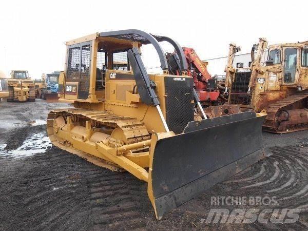 CAT D6G Telaketjupuskutraktorit