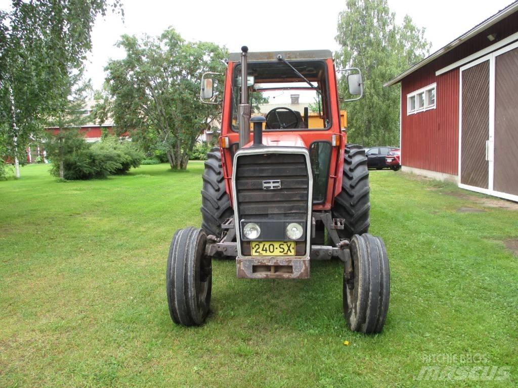 Massey Ferguson 590 Traktorit
