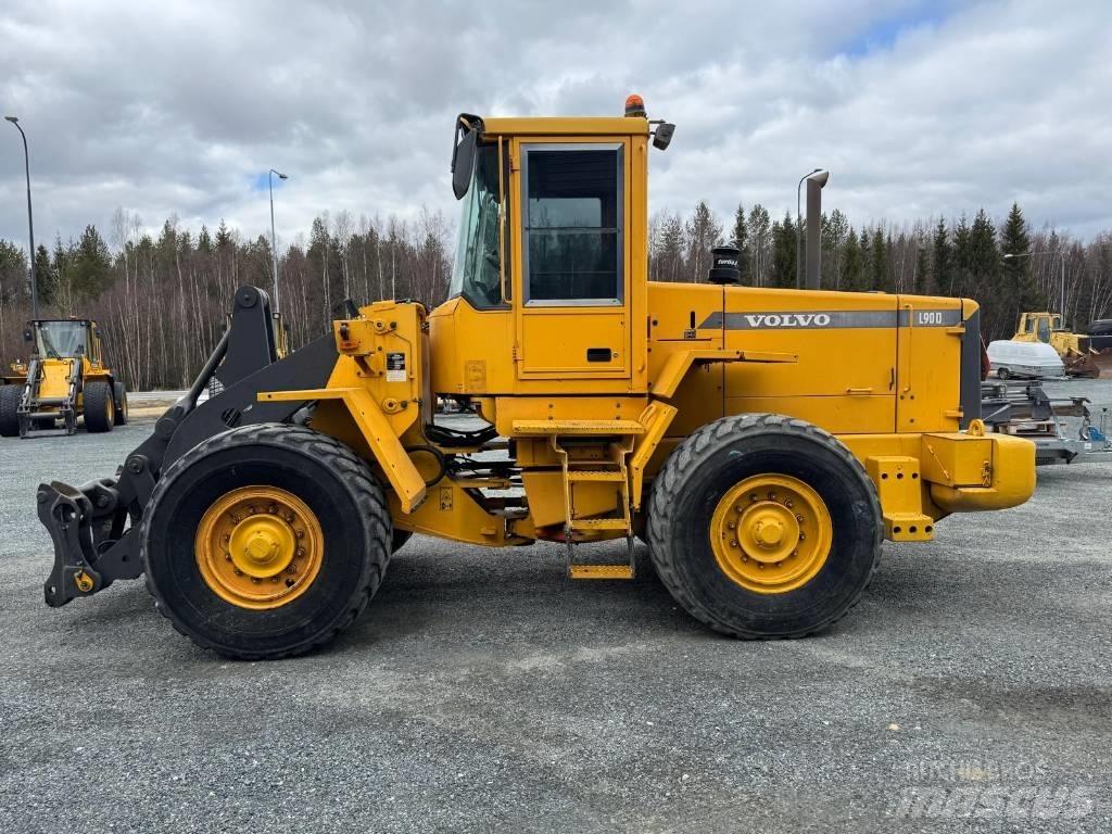 Volvo L 90 D Pyöräkuormaajat