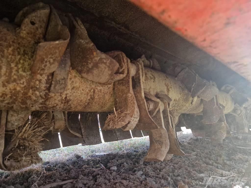 Kuhn RM 480 R Kesantoleikkurit ja -murskaimet