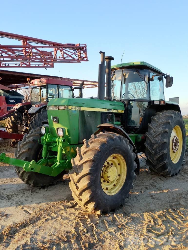 John Deere 4455 Traktorit