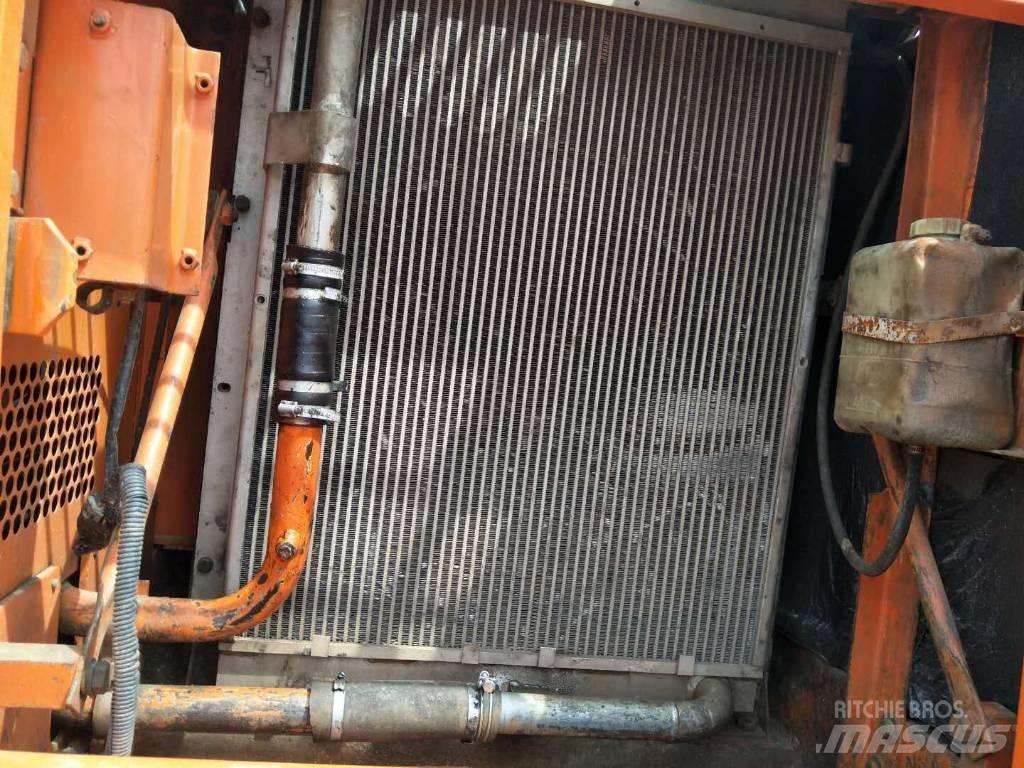 Doosan DX 225 LC Telakaivukoneet