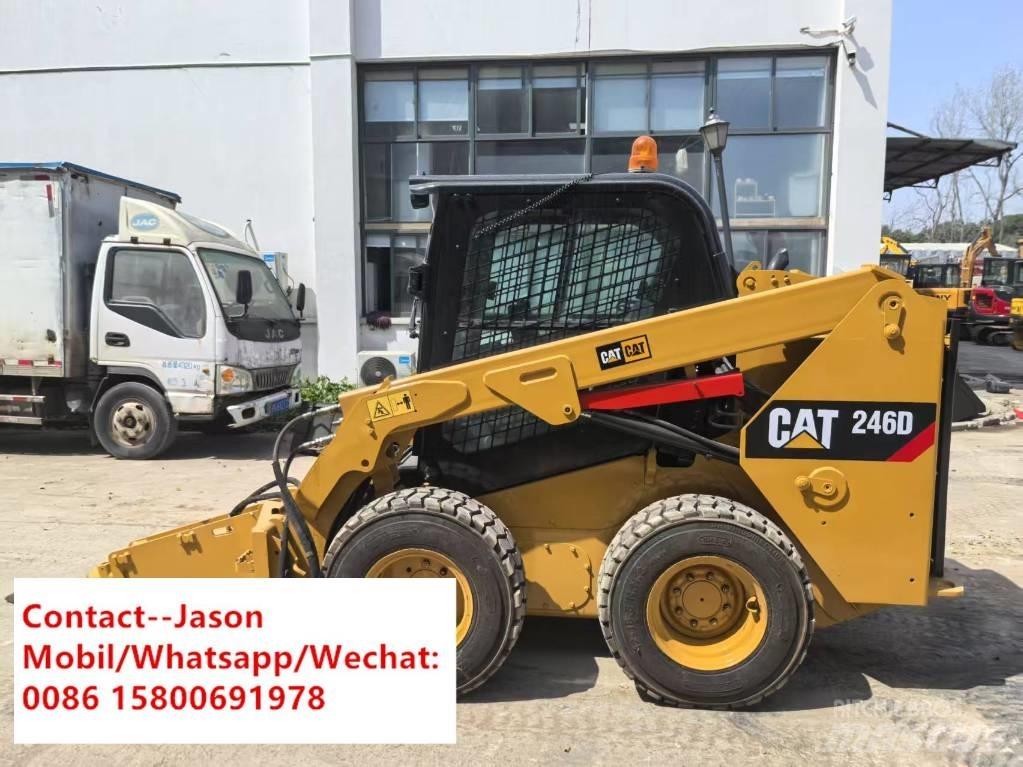 CAT 246 D Liukuohjatut kuormaajat