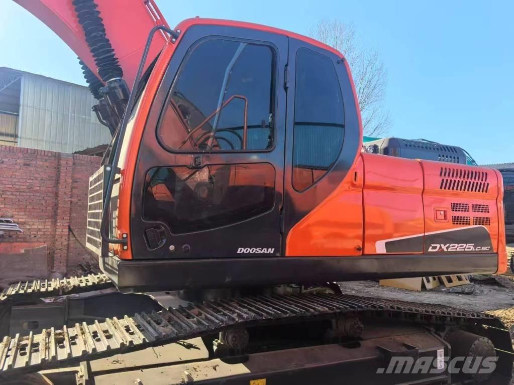 Doosan DX225 Telakaivukoneet