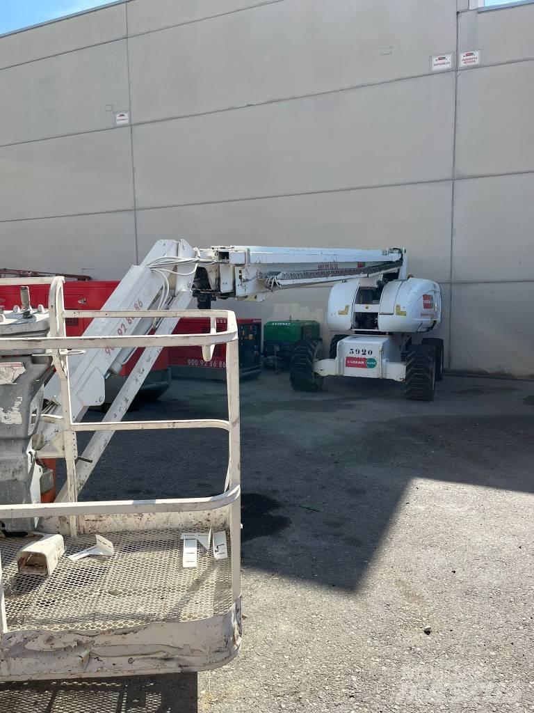 JLG 860 SJ Teleskooppipuominostimet