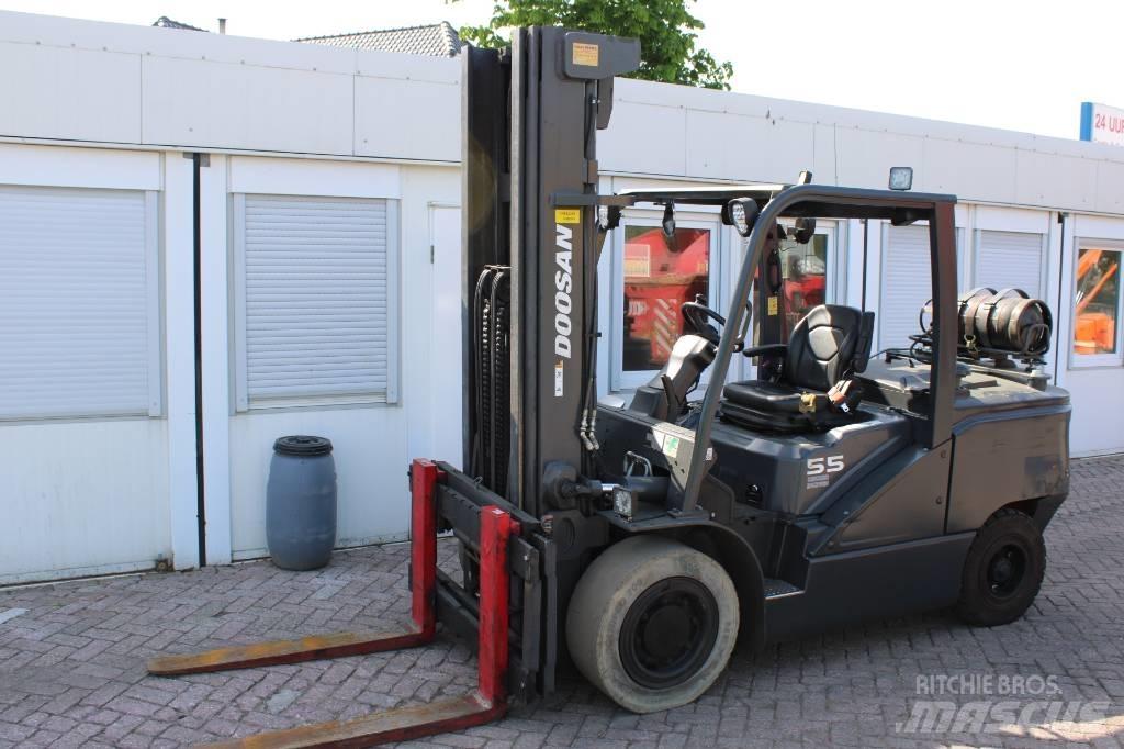 Doosan G 55 C-7 Nestekaasutrukit