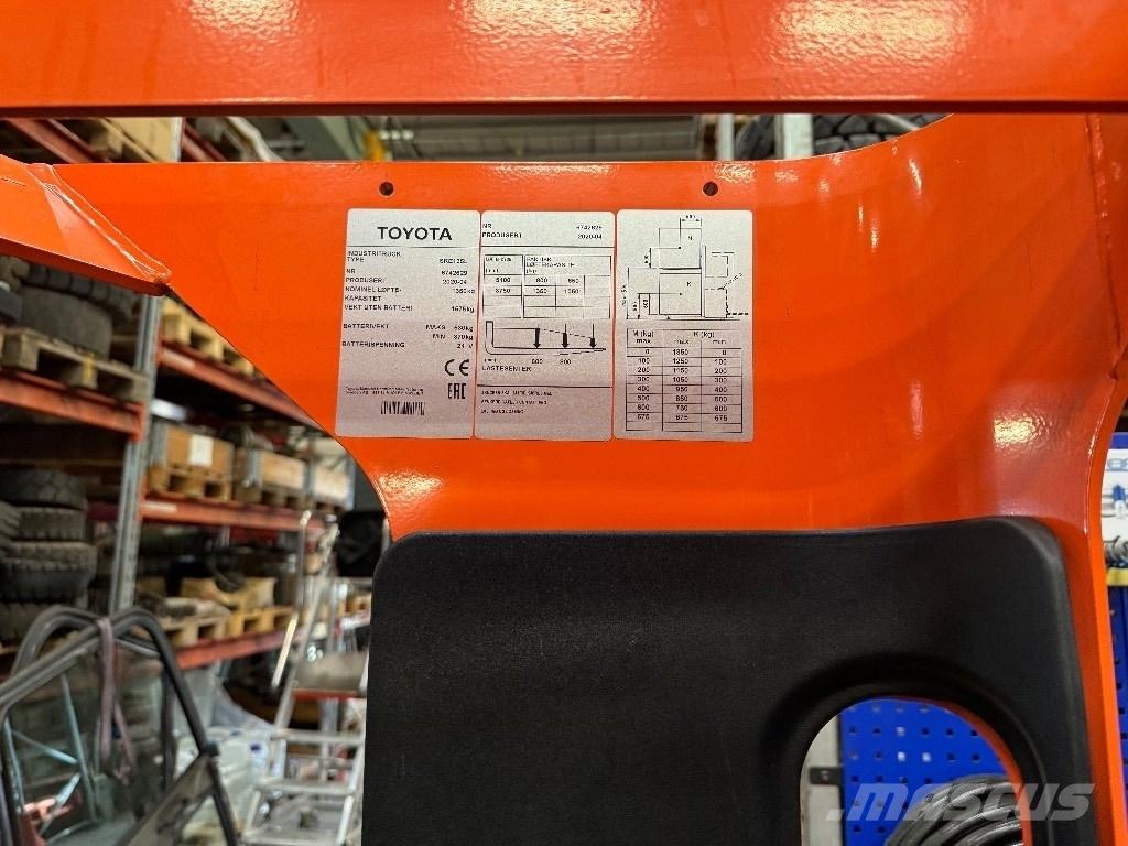 Toyota SRE135L Ajettavat pinoamisvaunut