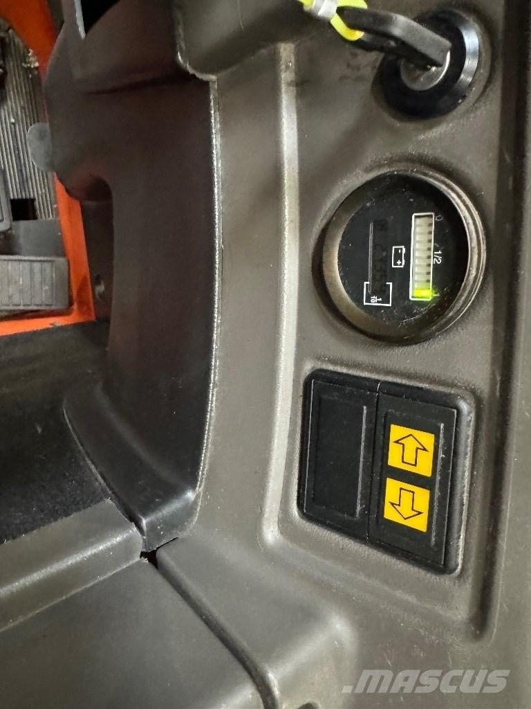 Toyota SRE135L Ajettavat pinoamisvaunut