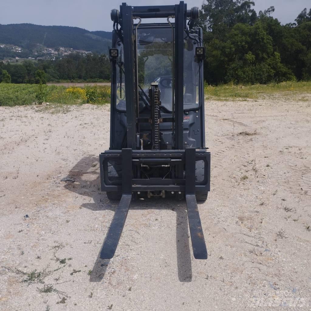 Linde E 25 Sähkötrukit