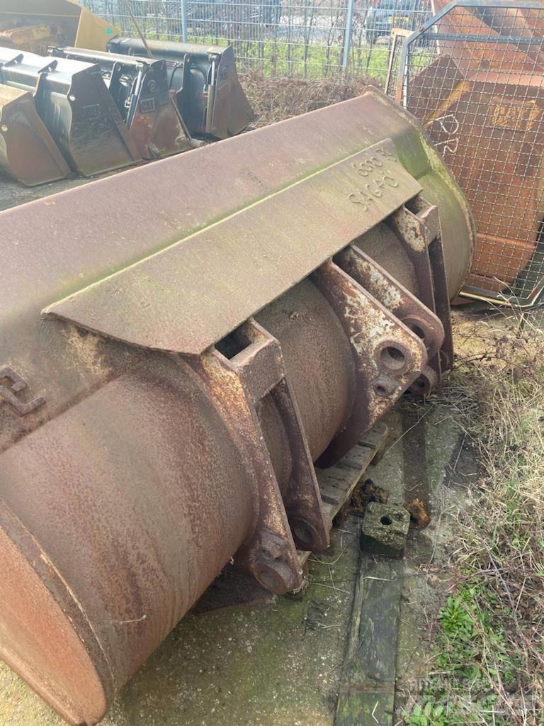 CAT 953 Kauhat