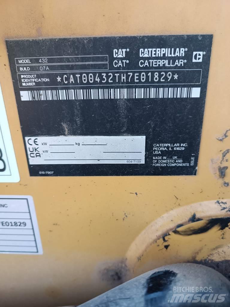 CAT 432 F Kaivurikuormaajat